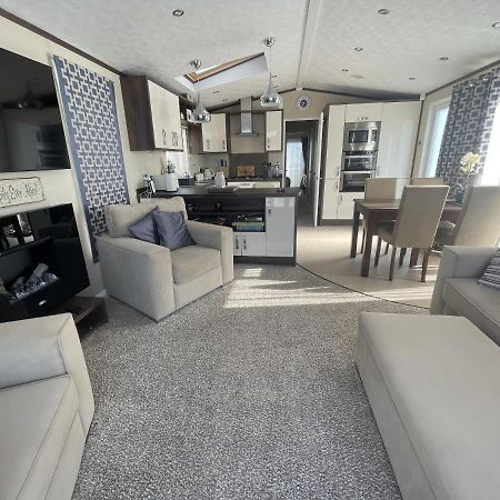 Poole Harbour View Lodge At Rockley Park Luaran gambar