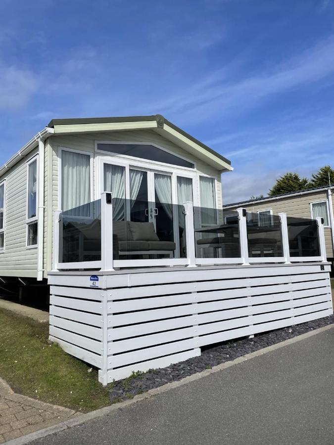Poole Harbour View Lodge At Rockley Park Luaran gambar