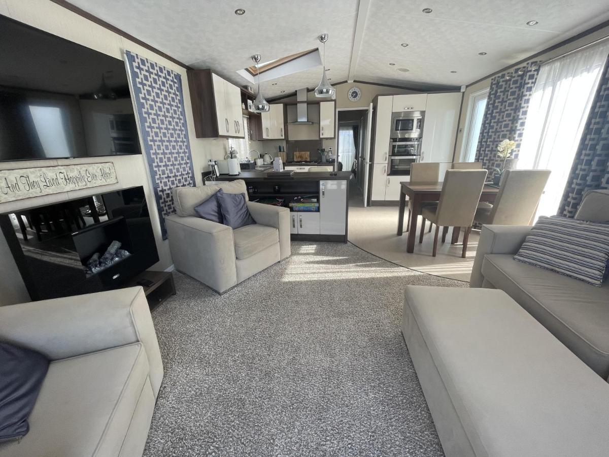 Poole Harbour View Lodge At Rockley Park Luaran gambar